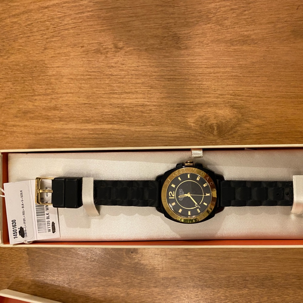 Coach watch - Picture 3 of 3